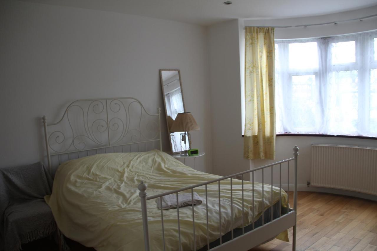 Beautiful Double Bedroom Edgware Exterior photo